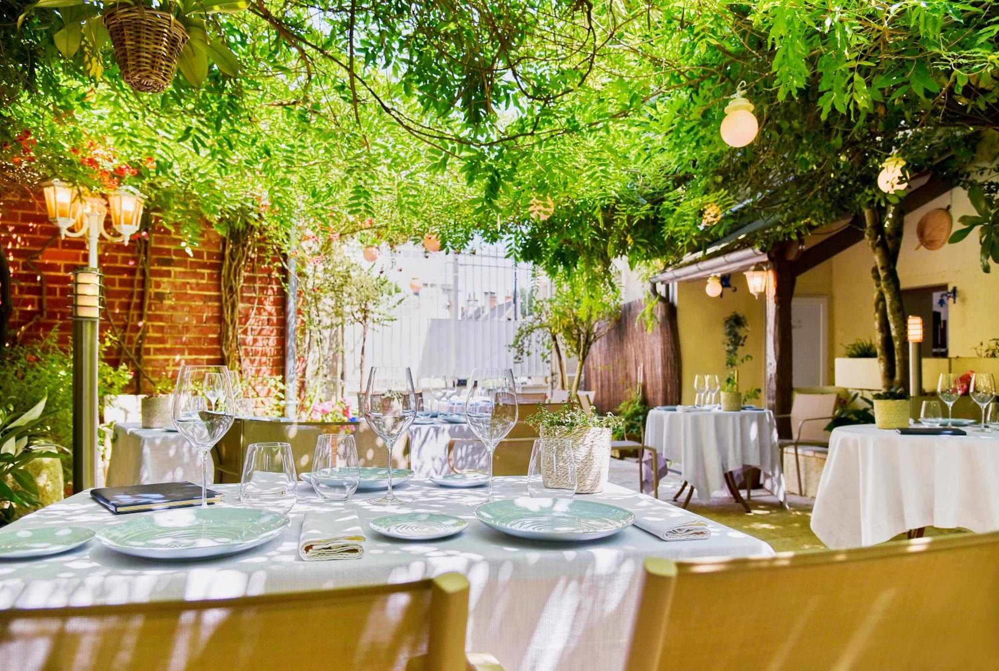 Logis Hotels Restaurant La Mere Hamard Semblançay Dış mekan fotoğraf