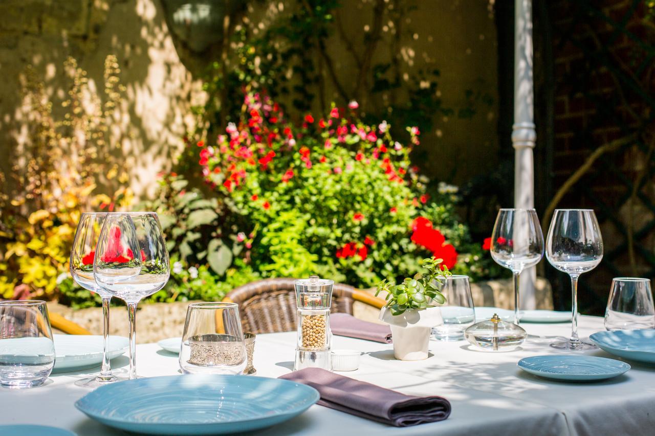 Logis Hotels Restaurant La Mere Hamard Semblançay Dış mekan fotoğraf