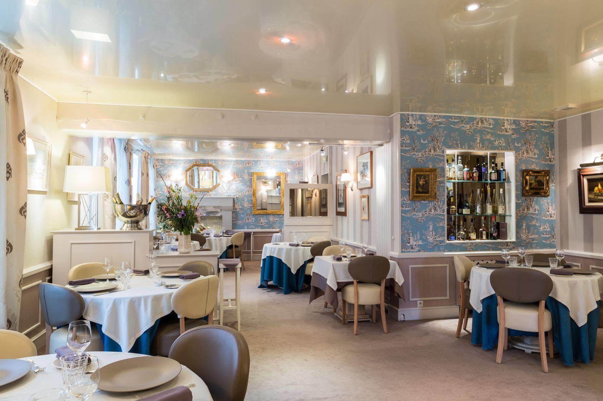 Logis Hotels Restaurant La Mere Hamard Semblançay Dış mekan fotoğraf