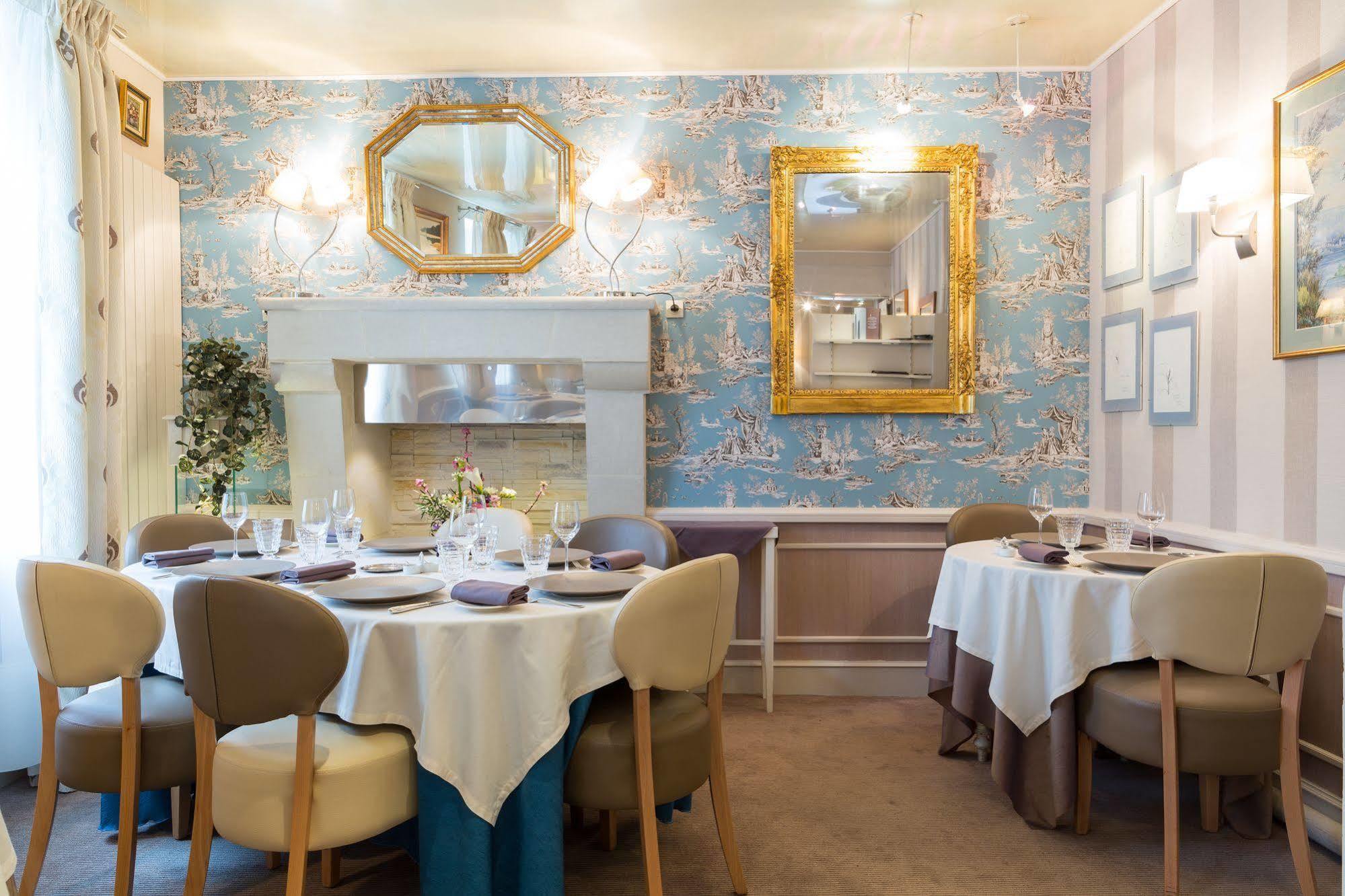 Logis Hotels Restaurant La Mere Hamard Semblançay Dış mekan fotoğraf